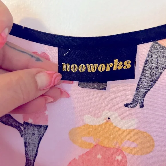 Nooworks Naomi Pink Midi Dress with Colorful Print - Picture 4 of 5